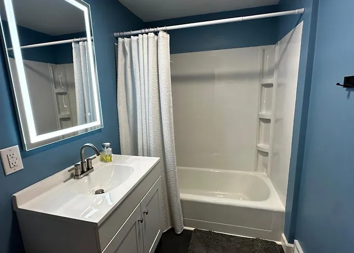Bradley Cozy Vacation Large Group With Kitchen View * Peoria